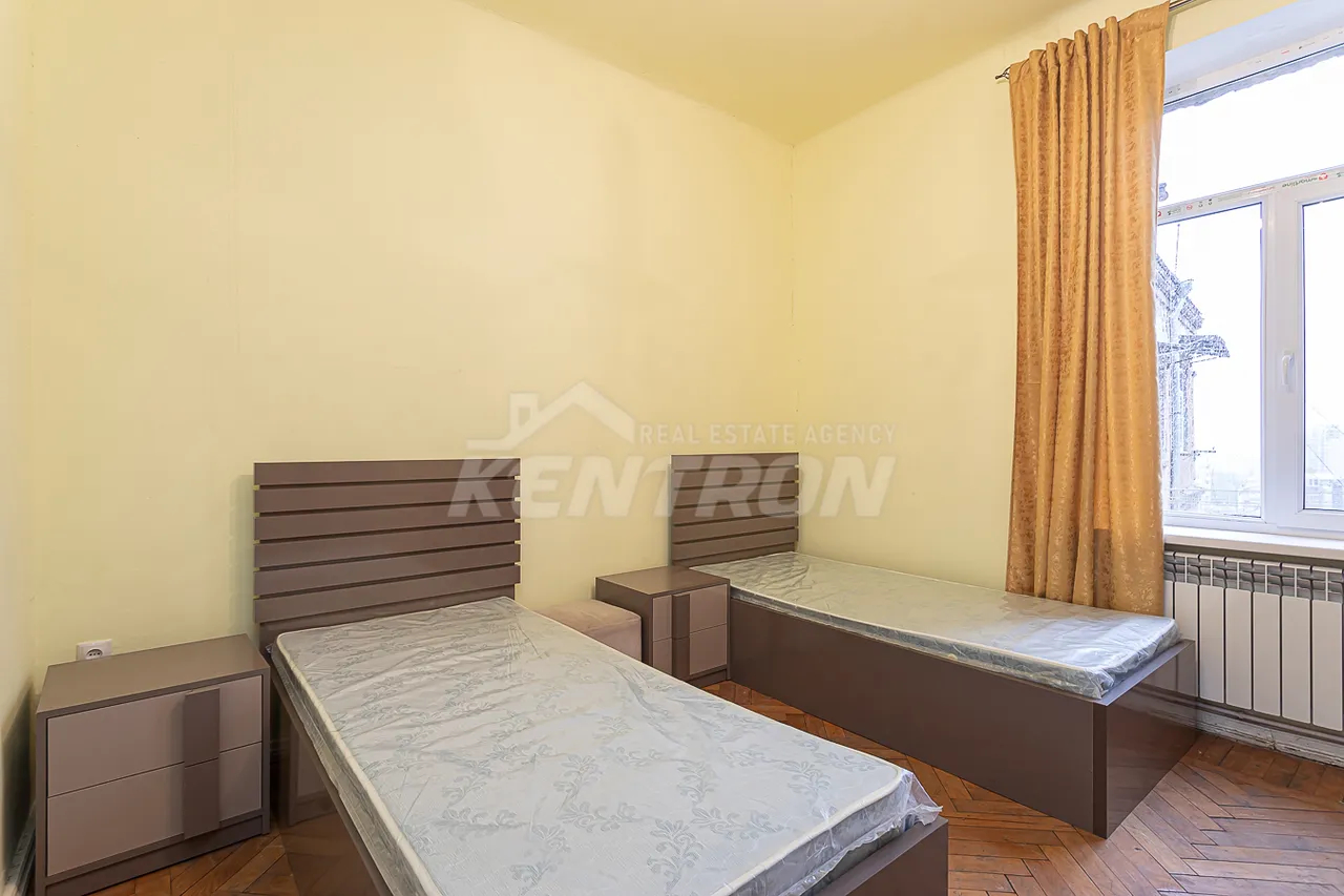 3 bedroom apartment for sale Charents St, Center Yerevan, 157410