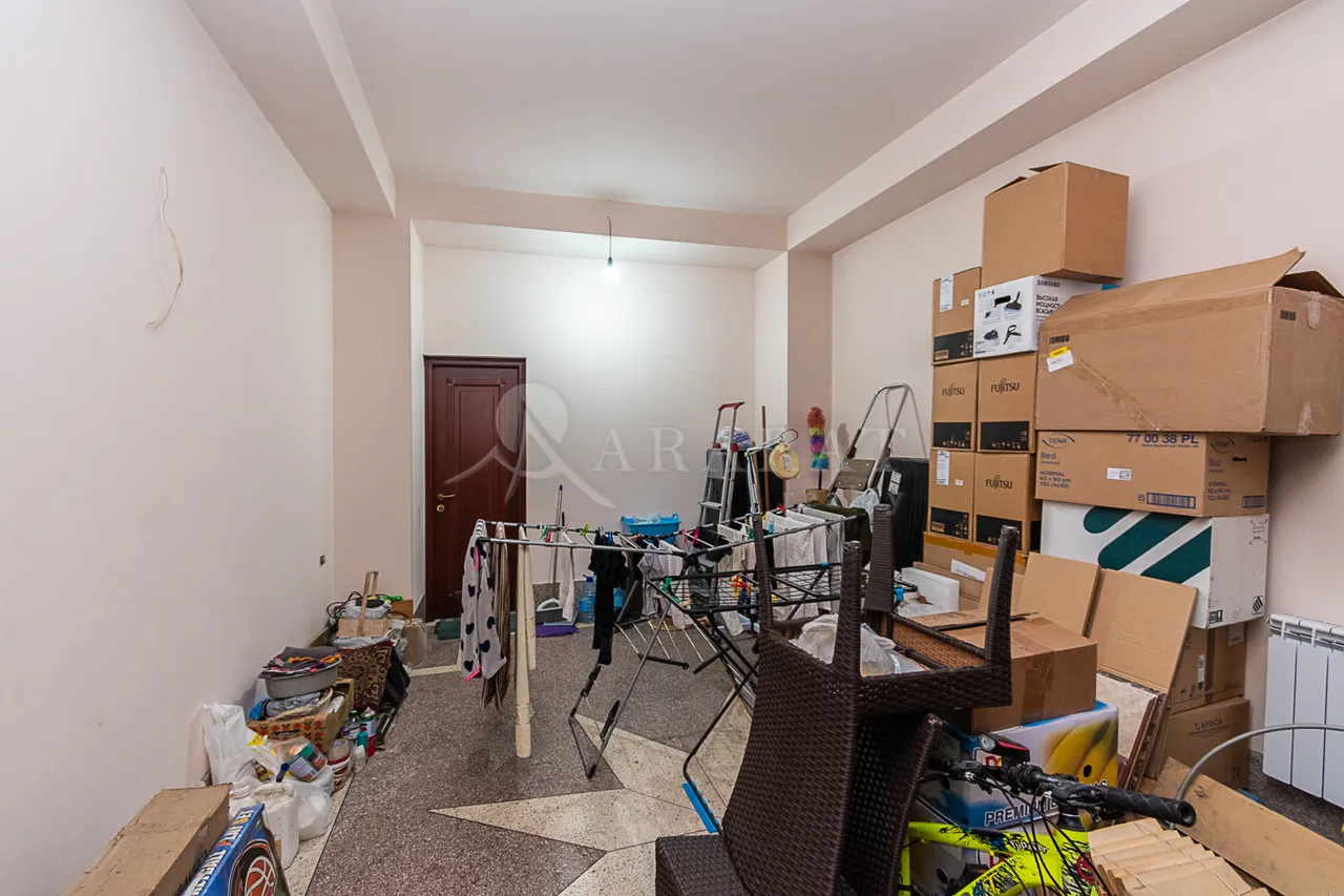 House for sale خیابان مامیکونیانتس, عربگیر ایروان, 161986