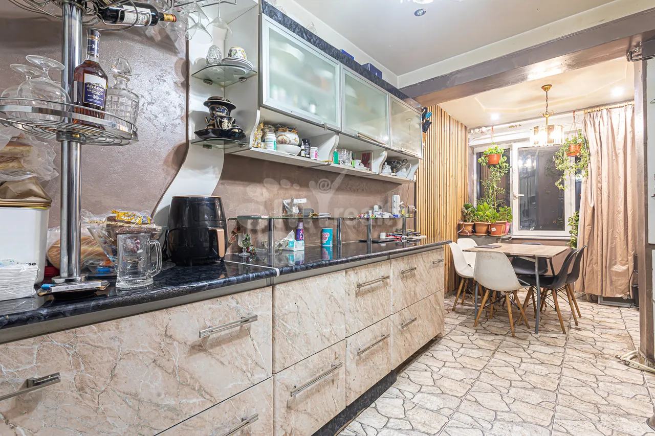 3 bedroom apartment for sale خیابان ایسرائیلیان, مرکز شهر ایروان, 157986