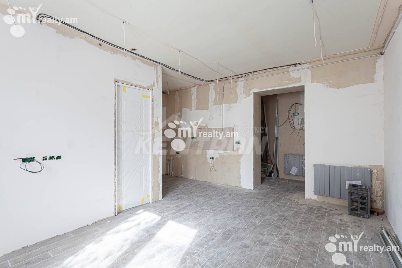 Купить 2 комнатную квартиру Г.Лусаворич ул, Центр Ереван, 153359