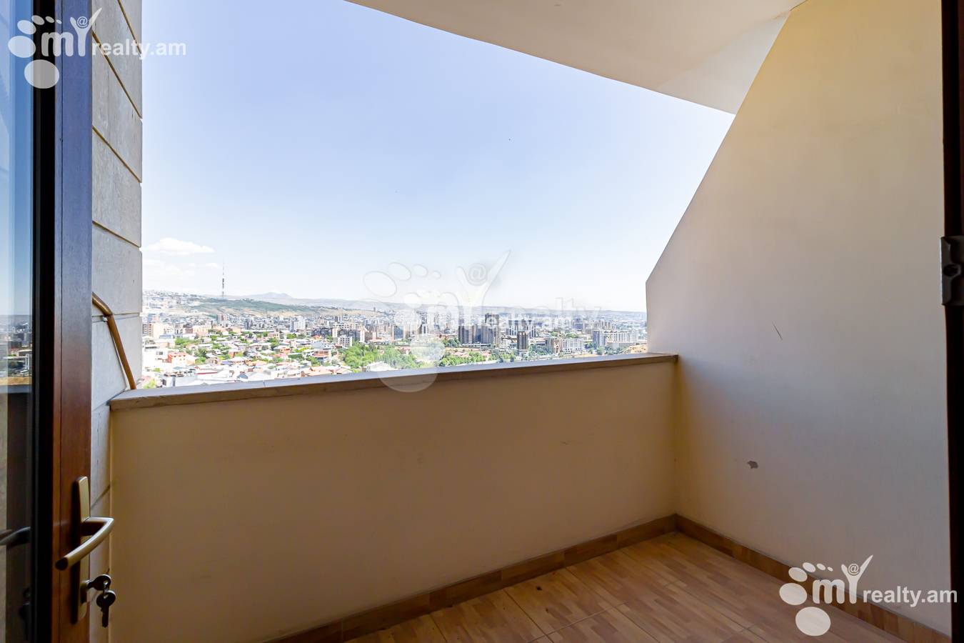 Купить 5 комнатную квартиру Баграмян пр(Кентрон), Центр Ереван, 151292