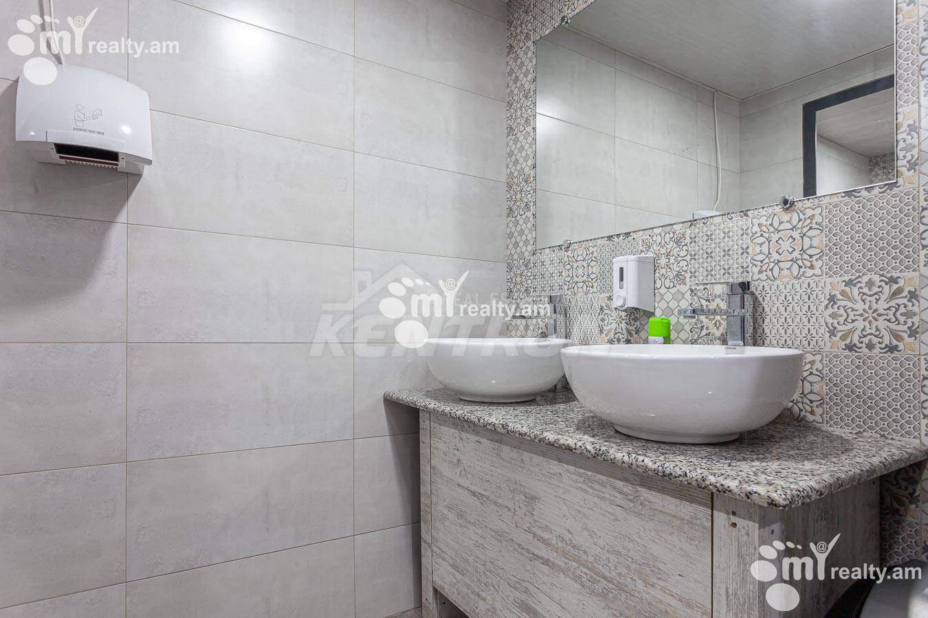 Commercial for sale خیابان کومیتاس, عربگیر ایروان, 155496