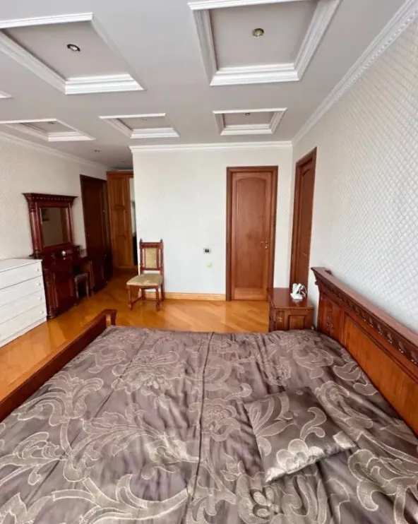 4 bedroom apartment for sale Abovyan St, Center Yerevan, 161230