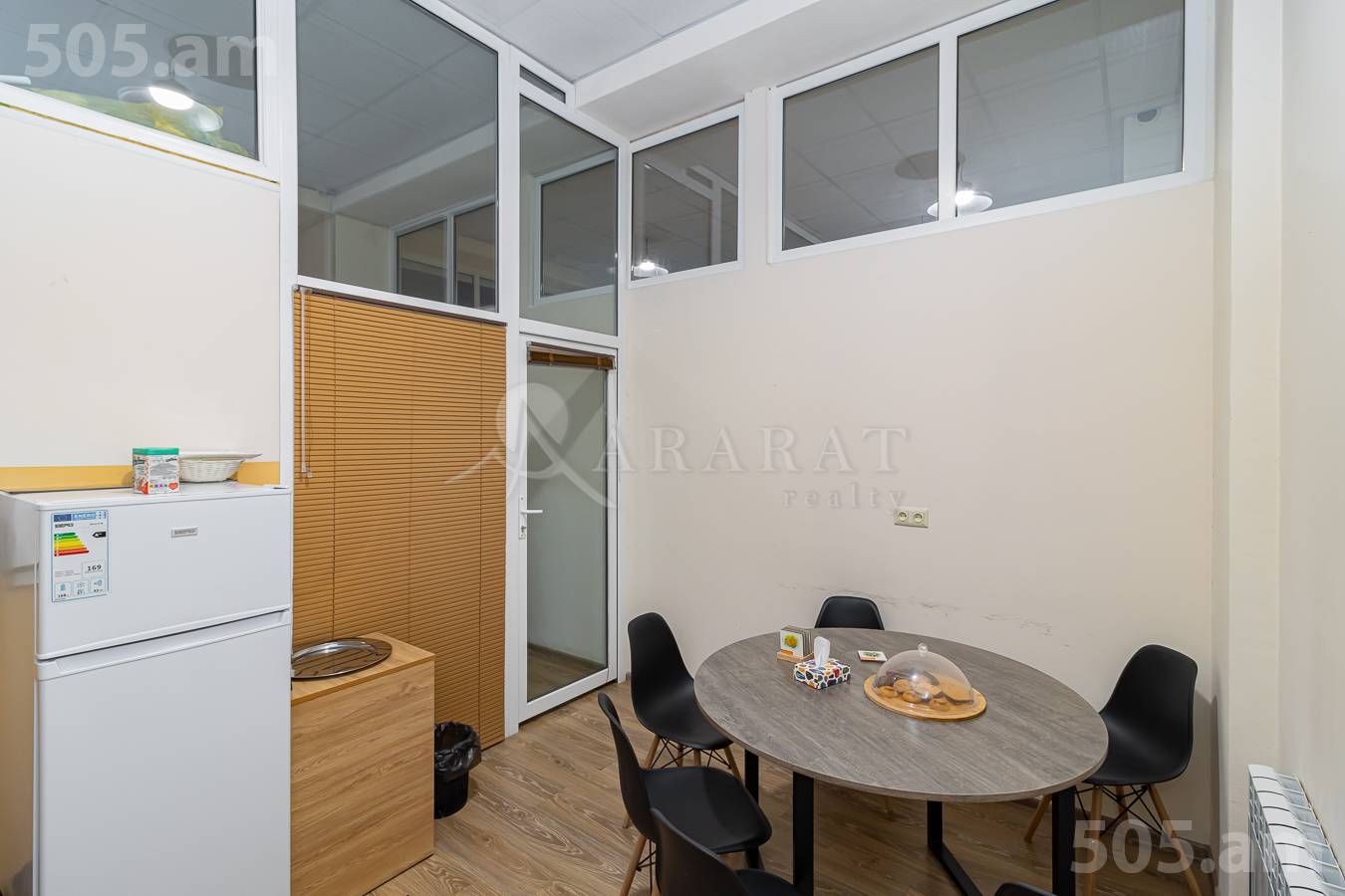 Commercial for rent خیابان آرام, مرکز شهر ایروان, 153467