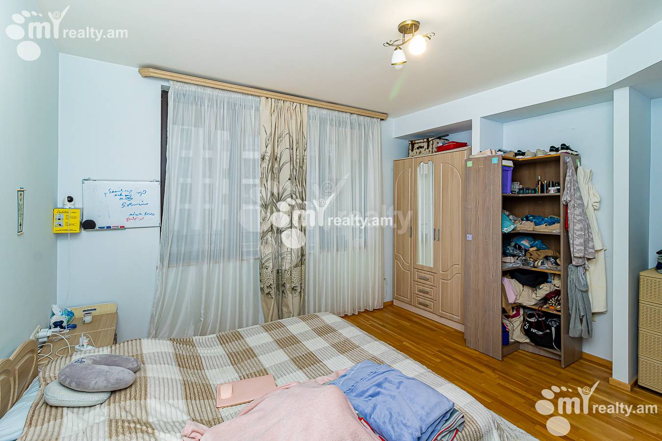 Купить 2 комнатную квартиру Антараин ул, Центр Ереван, 149086