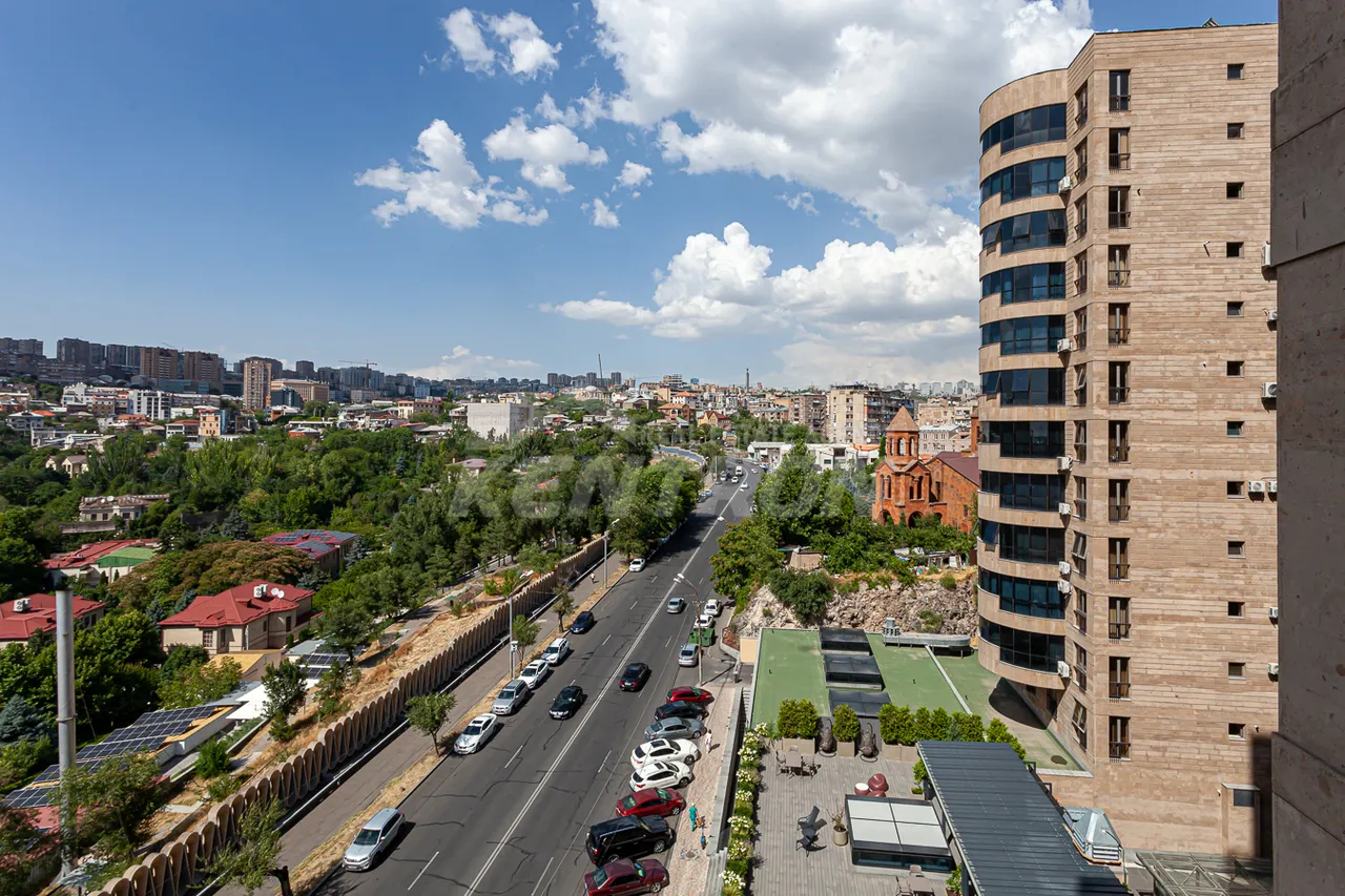 3 bedroom apartment for sale خیابان پارونیان, مرکز شهر ایروان, 157374