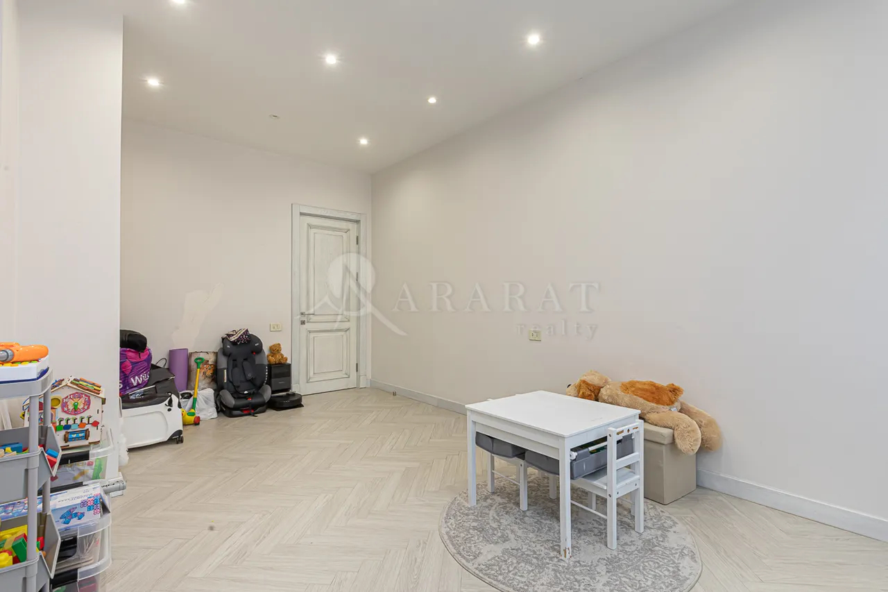4 bedroom apartment for sale Aram St, Center Yerevan, 159222