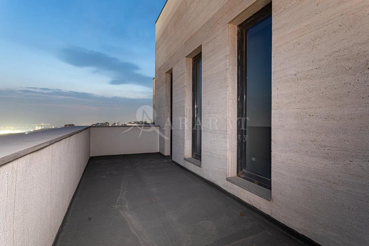 4 bedroom apartment for sale Antarayin St, Center Yerevan, 157678