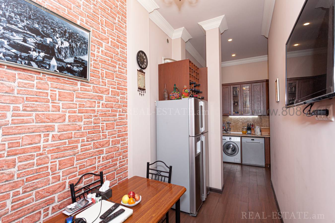 Купить 5 комнатную квартиру Нар Дос ул, Центр Ереван, 133260