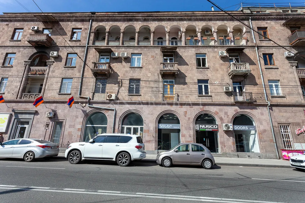 kupit-kvartiru/3-komnatnaya/Charents+St/Center/Yerevan