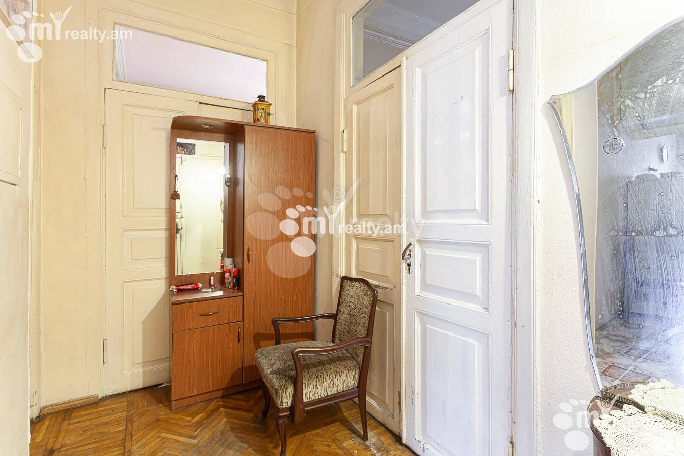3 bedroom apartment for sale Tpagrichner St, Center Yerevan, 155196