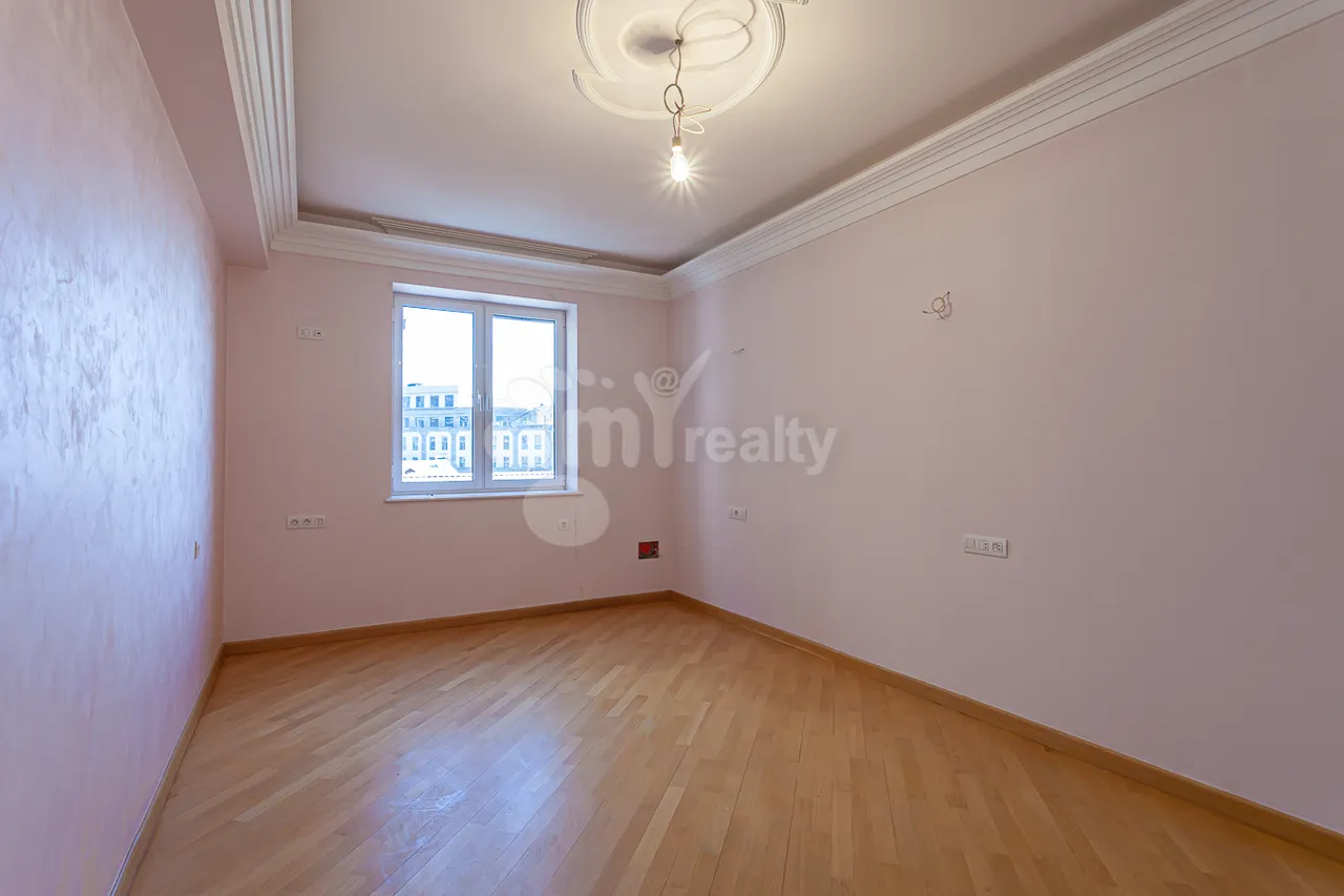 4 bedroom apartment for sale Teryan St, Center Yerevan, 160262