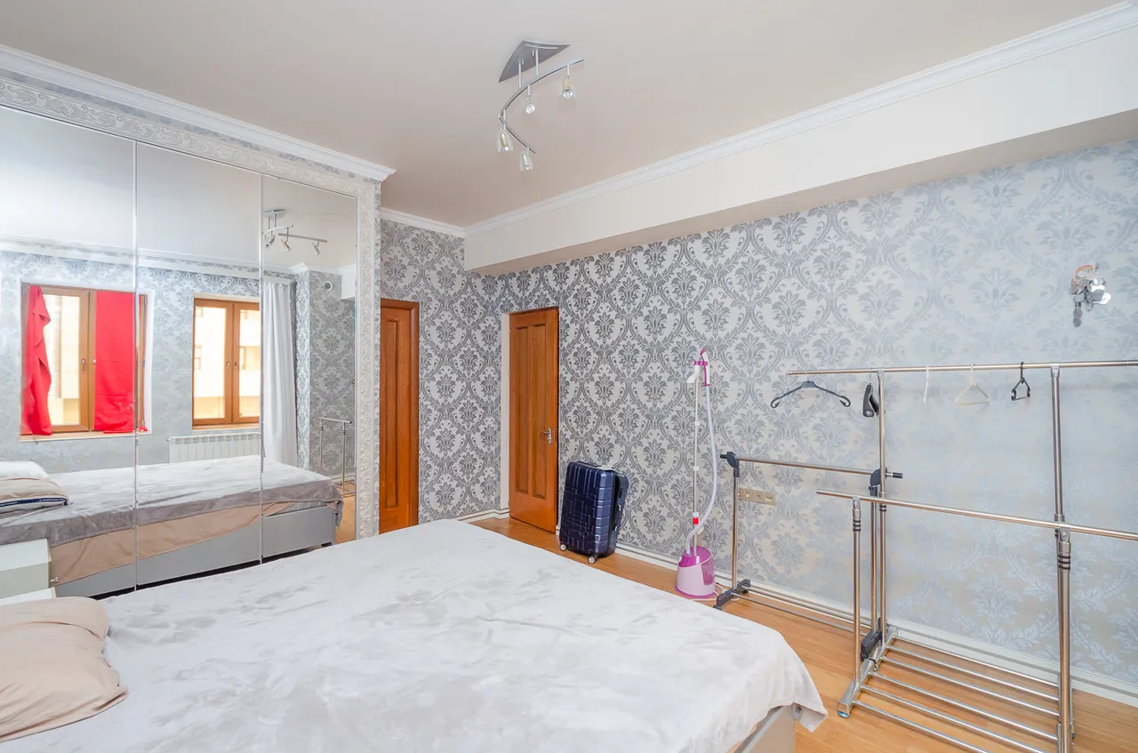 Снять 3 комнатную квартиру Бузанд ул, Центр Ереван, 159773