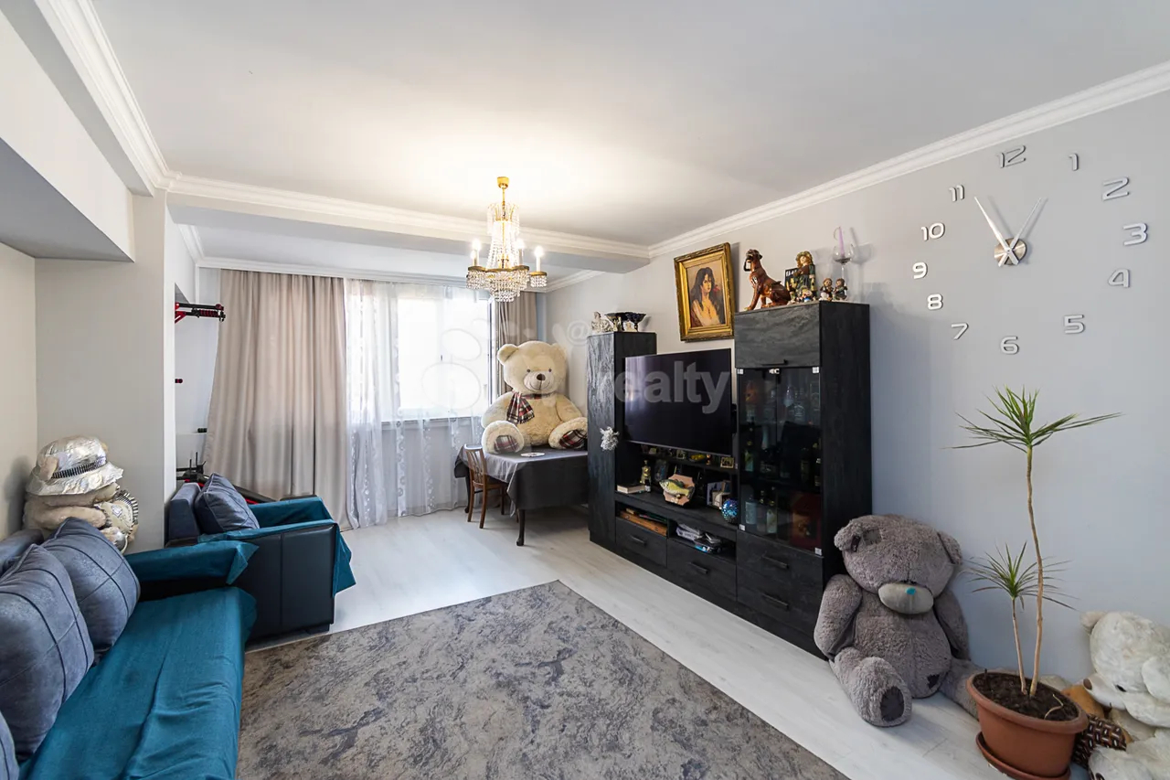 3 bedroom apartment for sale Saryan St, Center Yerevan, 160947