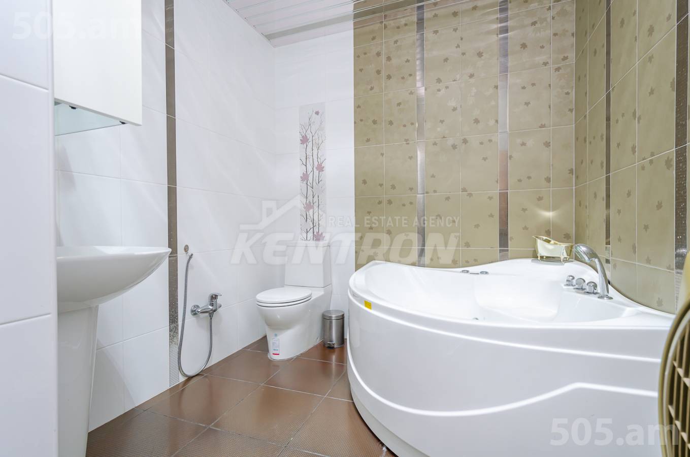 4 սենյականոց բնակարան  Կոմիտասի պող, Արաբկիր Երևան, 153116