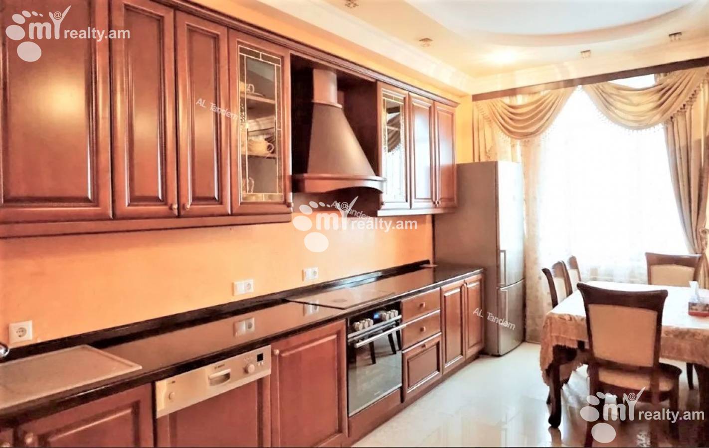 3 սենյականոց բնակարան  Չարենցի փող, Կենտրոն Երևան, 125709