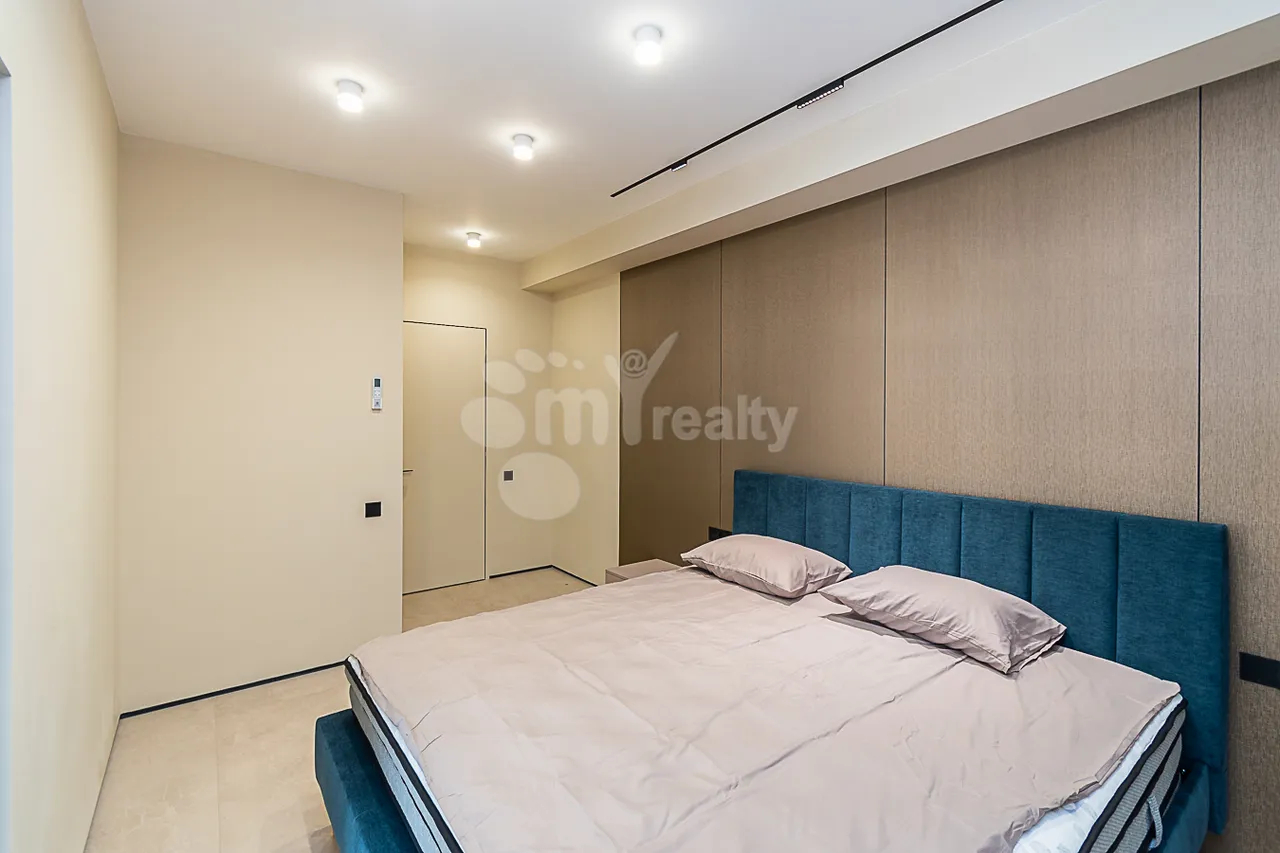 3 bedroom apartment for sale Amiryan St, Center Yerevan, 161932