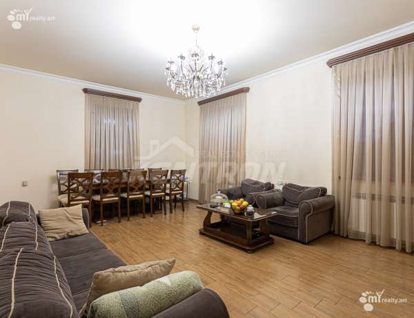 arandznatun-vacharq-Yerevan-Avan