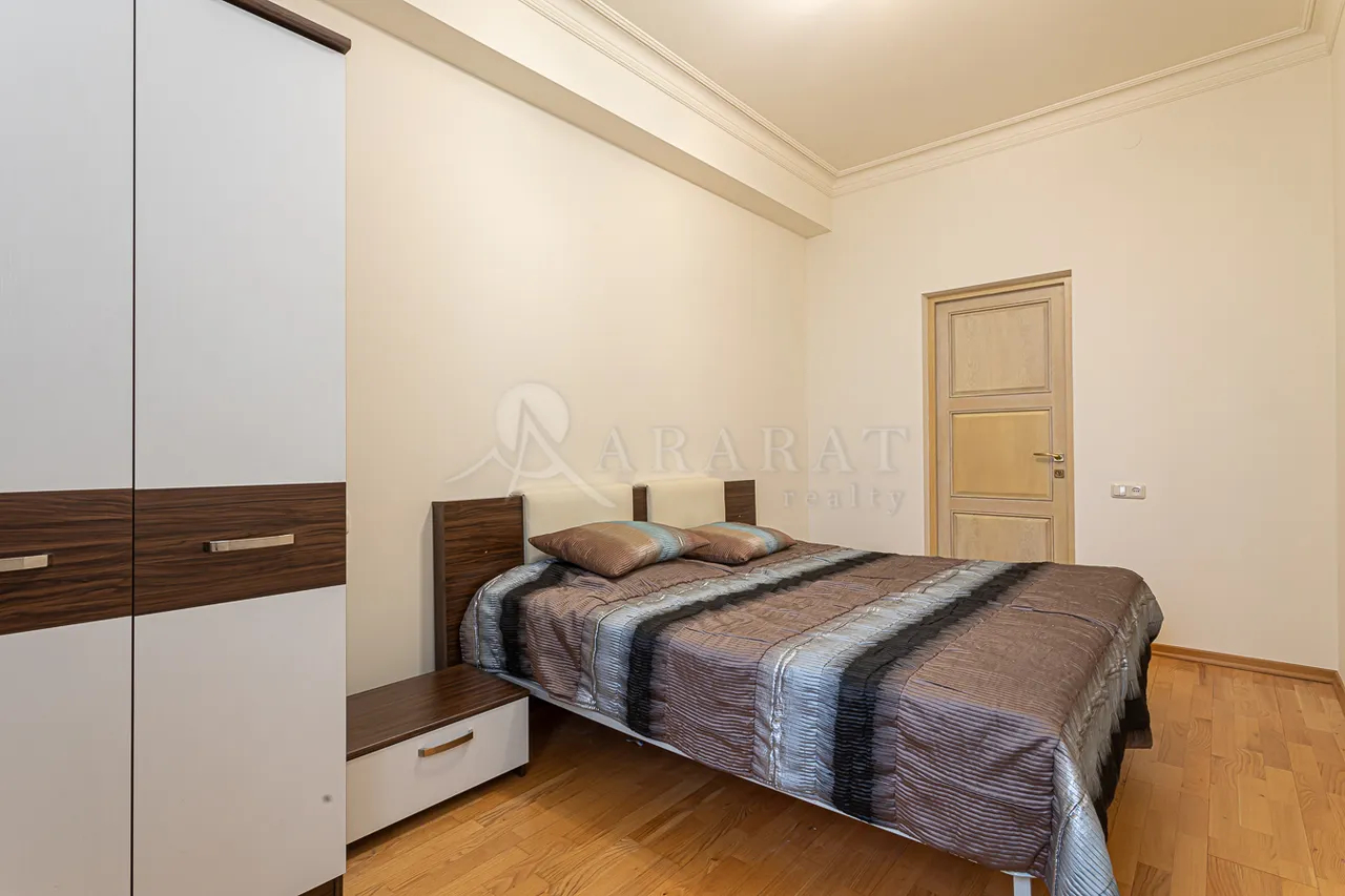 3 bedroom apartment for rent Amiryan St, Center Yerevan, 158204