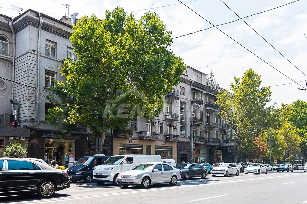4-bedroom/apartment-for-sale/Mashtots+Ave/Center/Yerevan