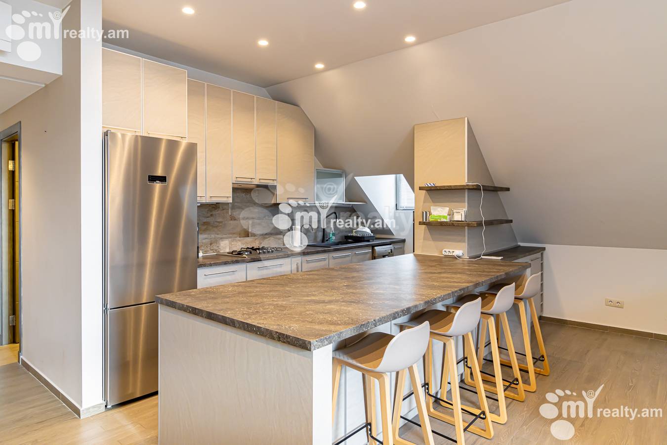 Купить 3 комнатную квартиру Антараин ул, Центр Ереван, 154424