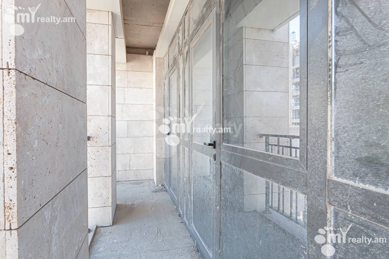 Купить 3 комнатную квартиру Аршакуняц пр, Центр Ереван, 154810