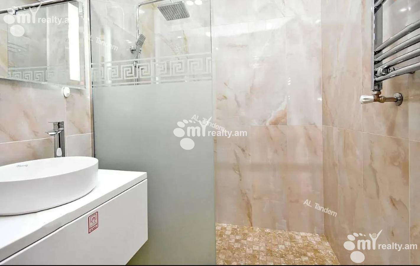 3 սենյականոց բնակարան  Տպագրիչների փող, Կենտրոն Երևան, 156570