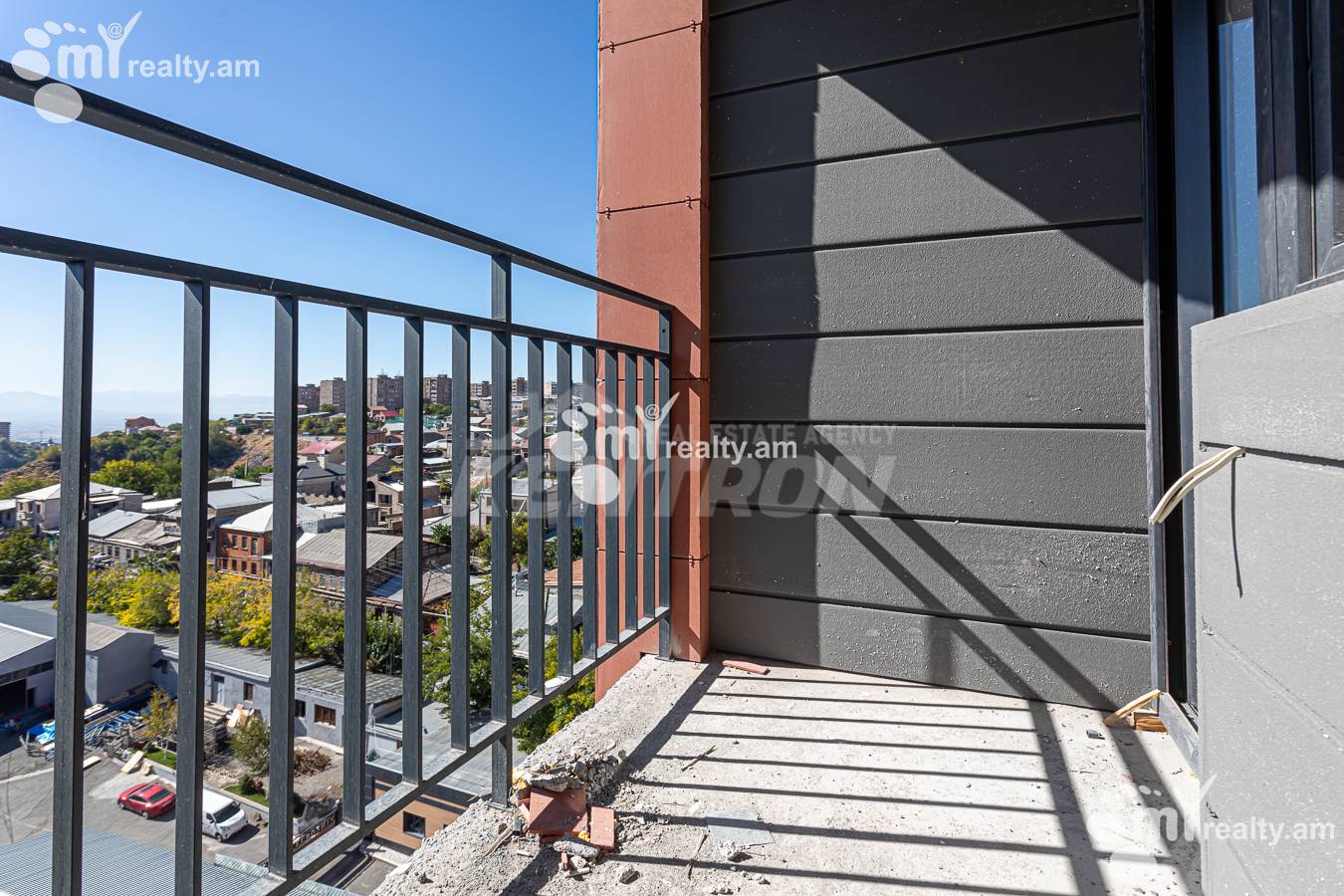 4 սենյականոց բնակարան  Էմինեսկու փող, Քանաքեռ-Զեյթուն Երևան, 157067