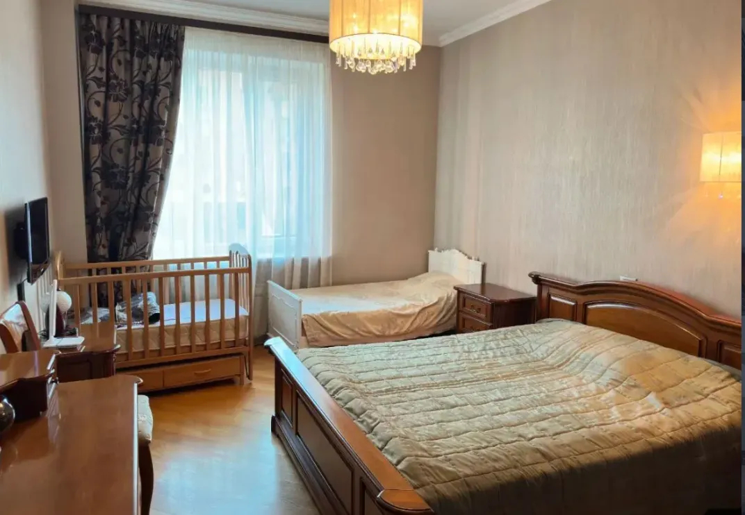 4 bedroom apartment for sale Abovyan St, Center Yerevan, 161230