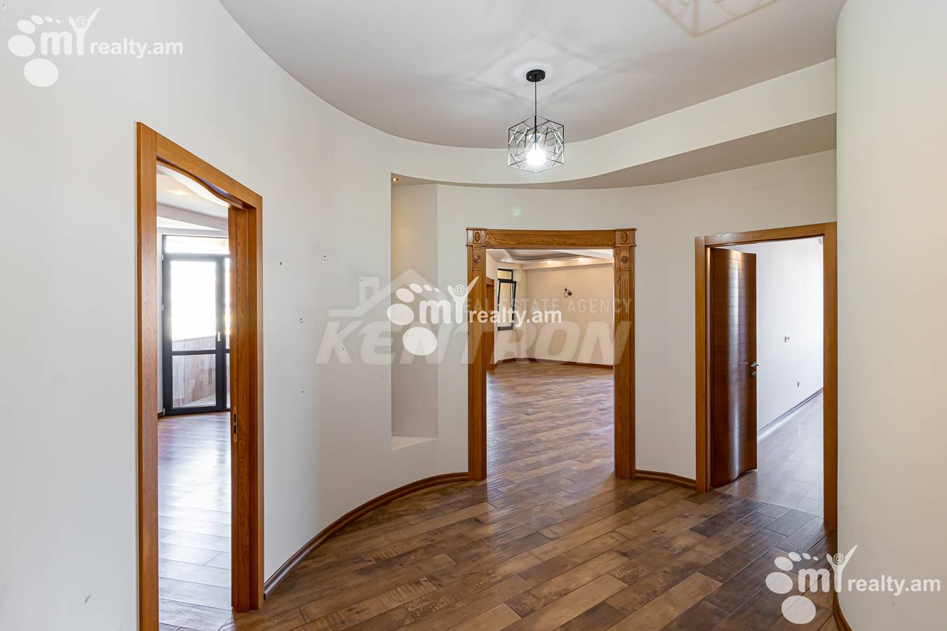 4 bedroom apartment for sale خیابان د. دِمیرچیان, مرکز شهر ایروان, 141073