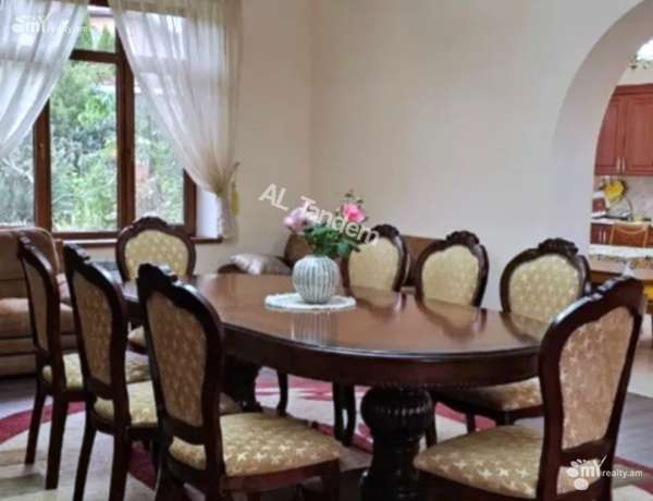 arandznatun-vardzakalutyun-Yerevan-Erebuni