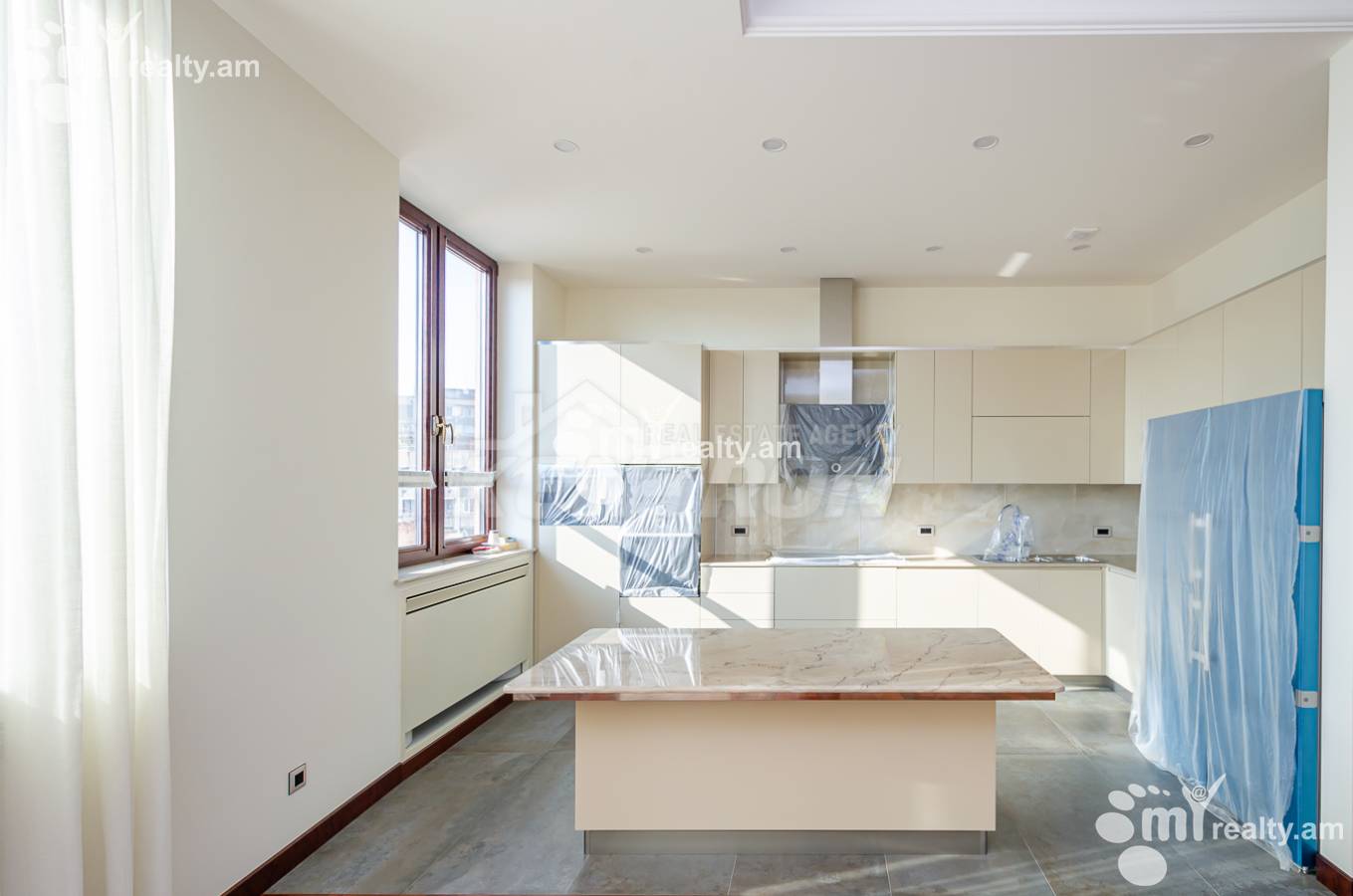 4 bedroom apartment for rent Moskovyan St, Center Yerevan, 153411