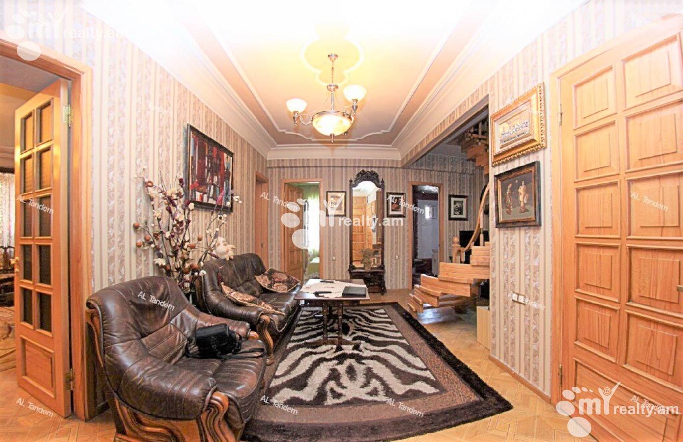 4 սենյականոց բնակարան  Սայաթ-Նովայի պող, Կենտրոն Երևան, 126447