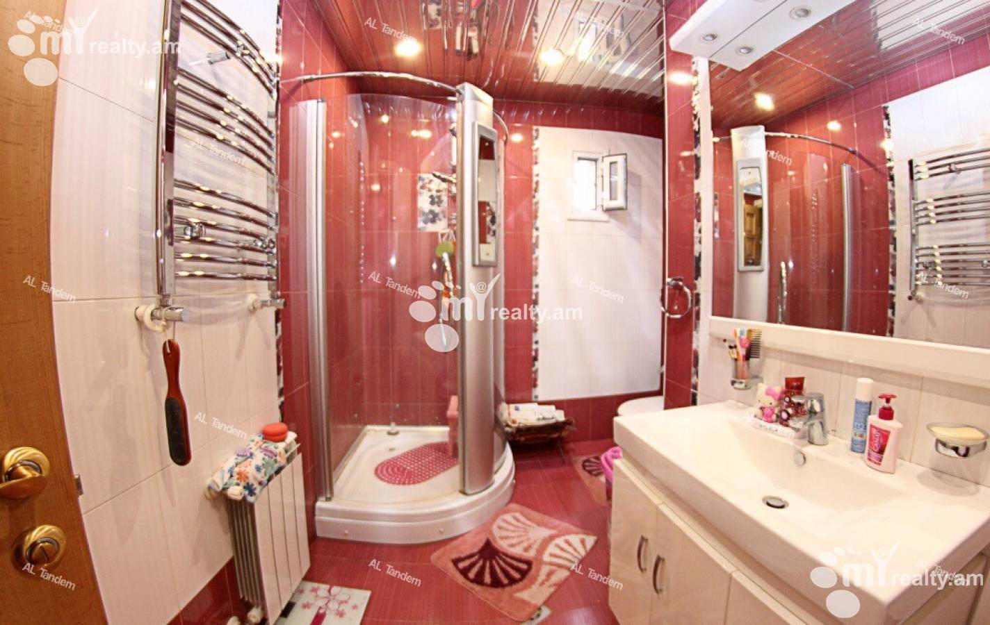 4 սենյականոց բնակարան  Սայաթ-Նովայի պող, Կենտրոն Երևան, 126447