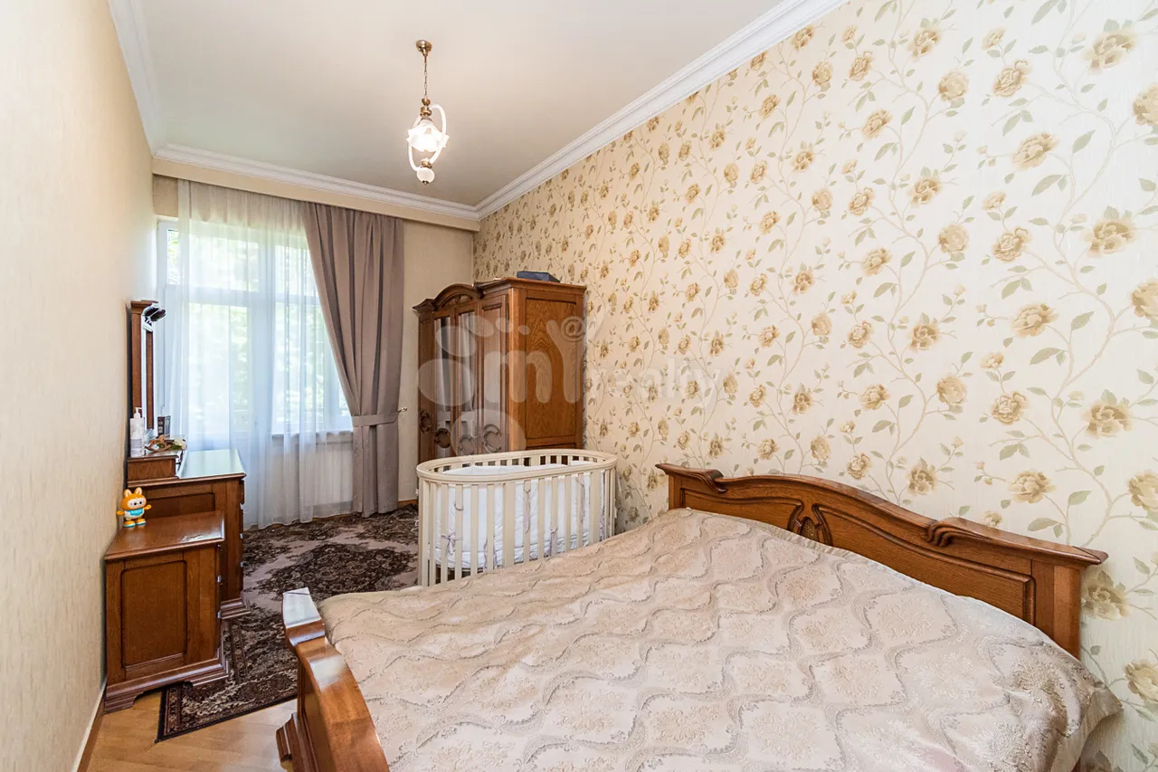 5 bedroom apartment for sale خیابان نعلبندیان, مرکز شهر ایروان, 160686