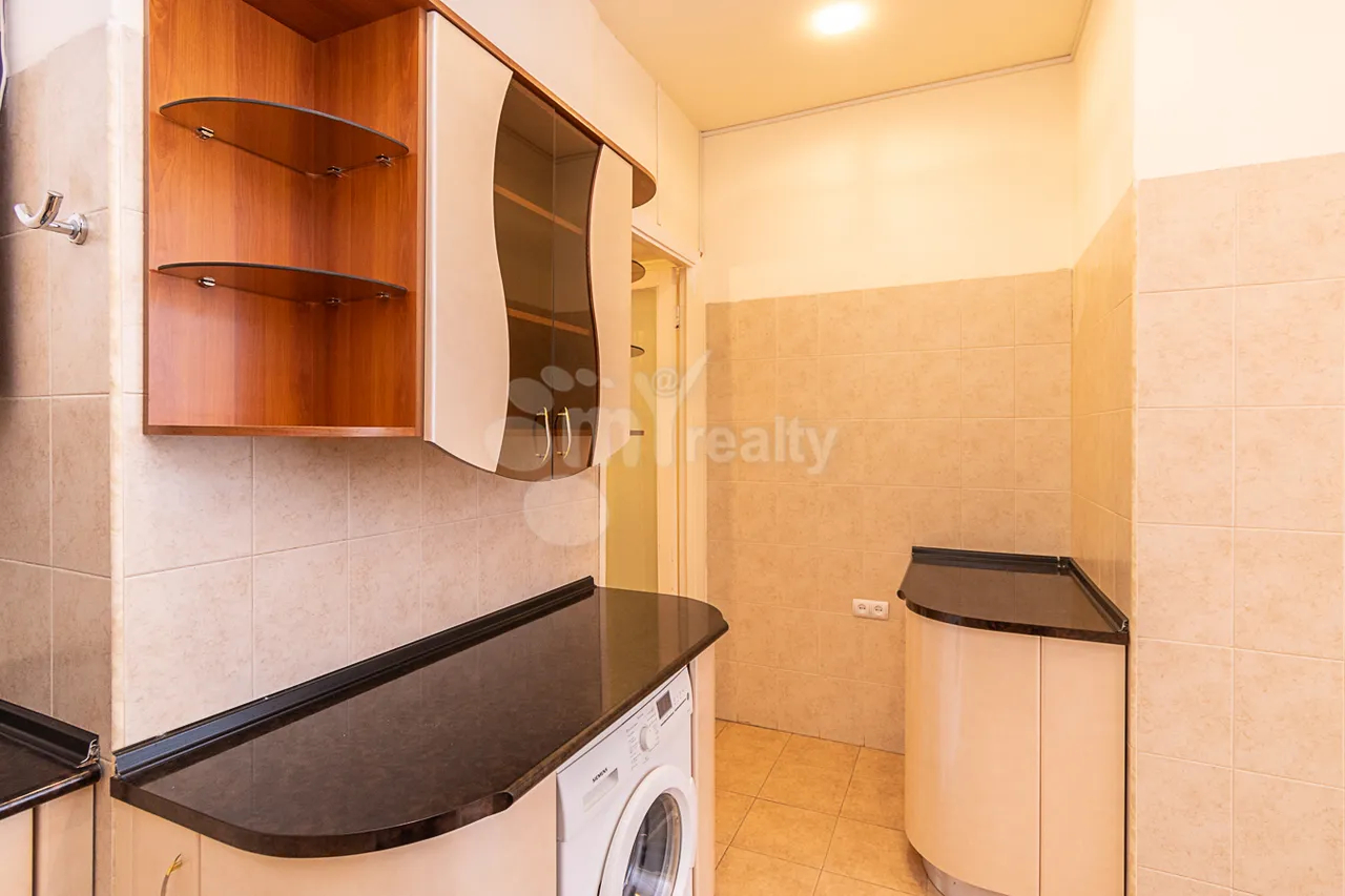 4 bedroom apartment for rent Mashtots Ave, Center Yerevan, 160196