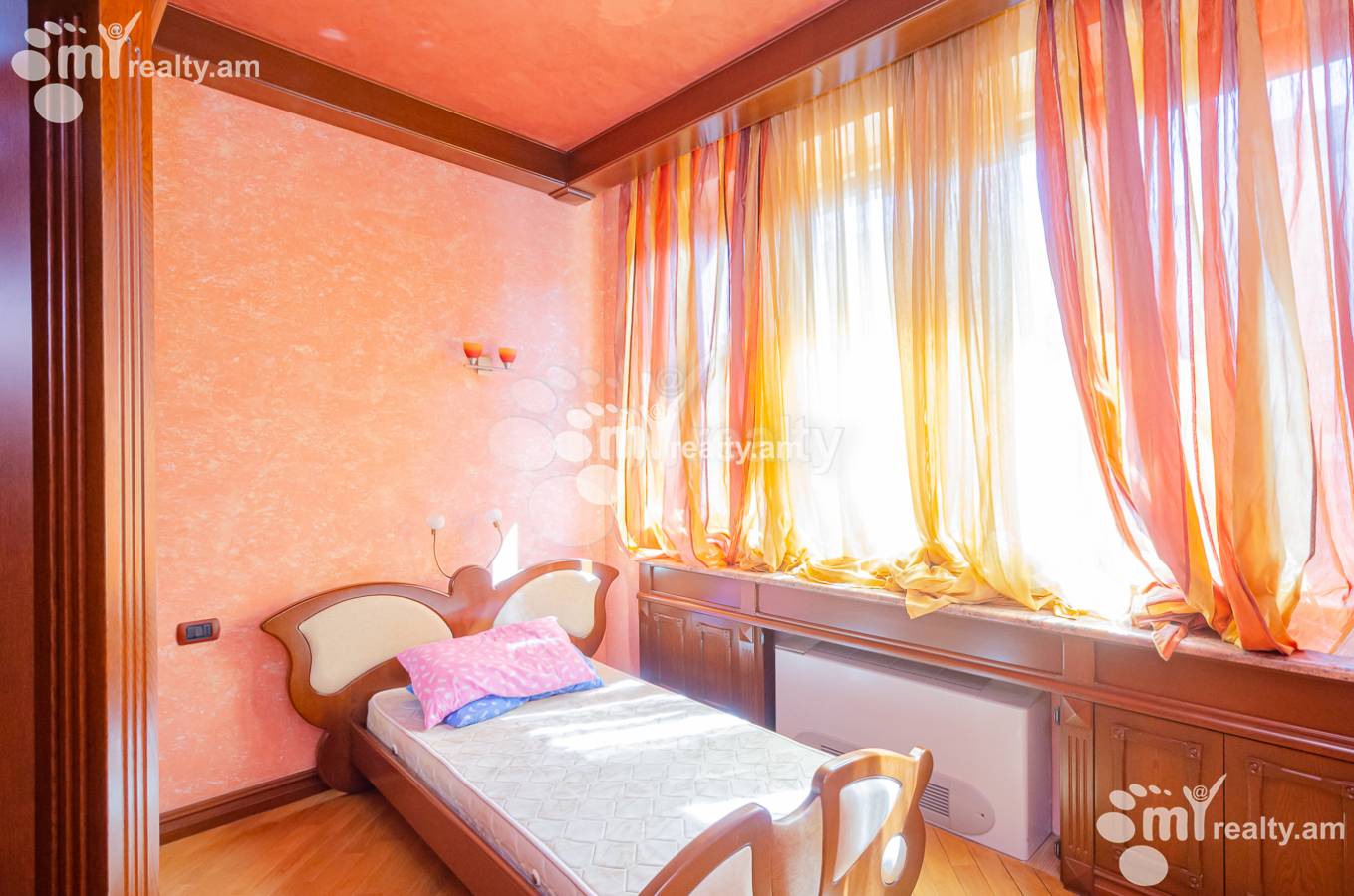 3 bedroom apartment for rent Northern(Hyusisayin)  Ave, Center Yerevan, 139314