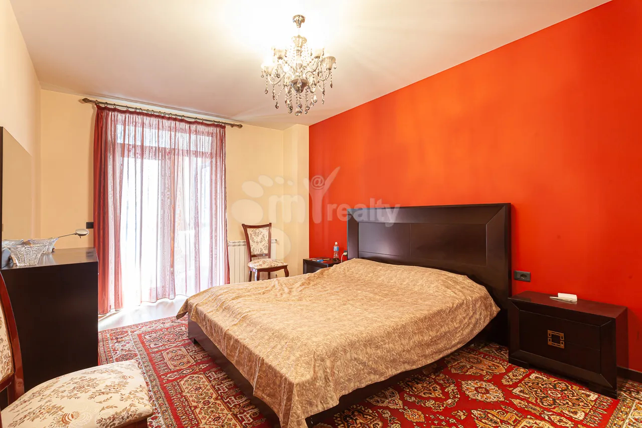 3 bedroom apartment for sale Vazgen Sargsyan St, Center Yerevan, 159356