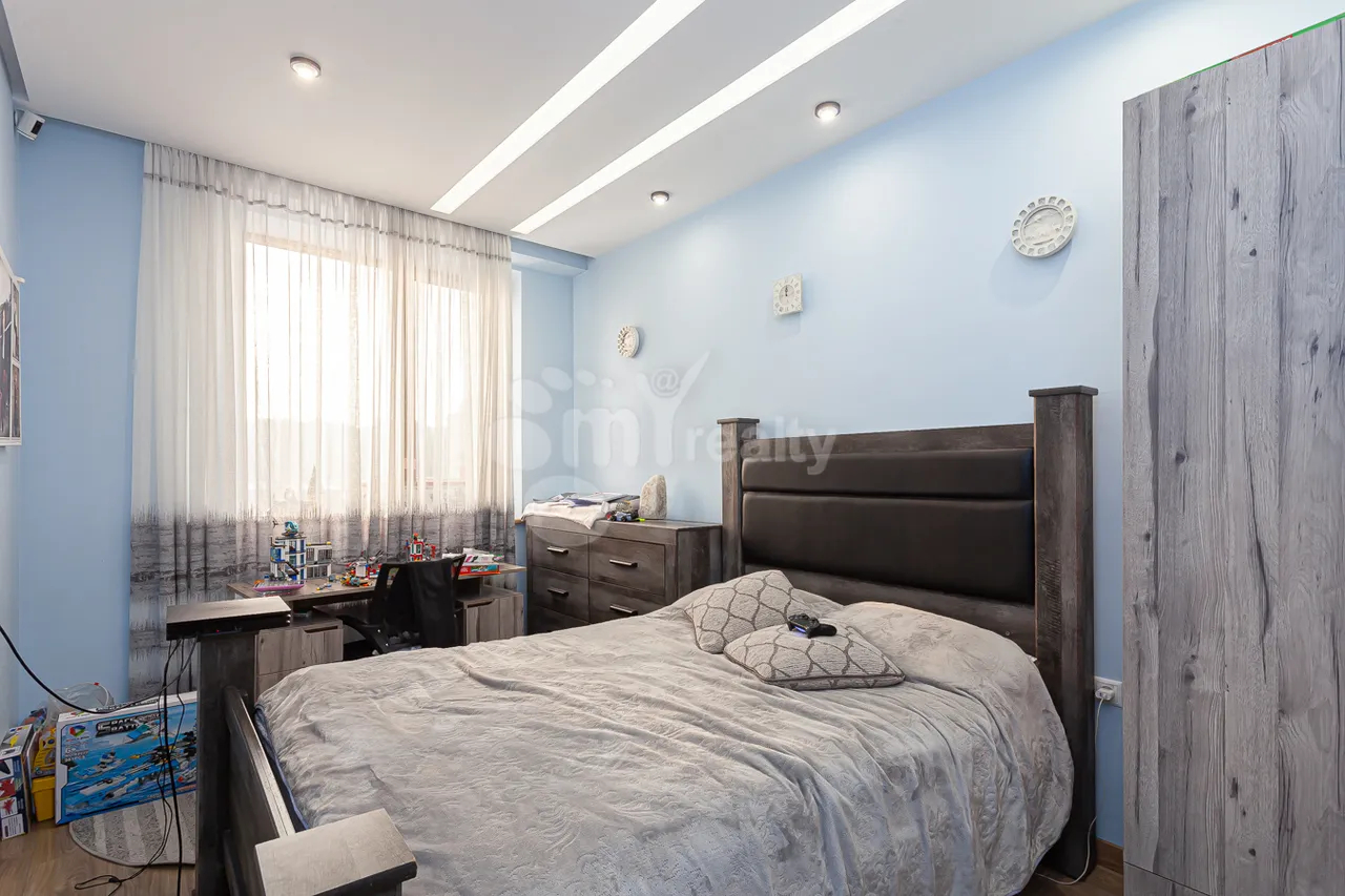 3 bedroom apartment for sale خیابان خورِناتسی, مرکز شهر ایروان, 159554