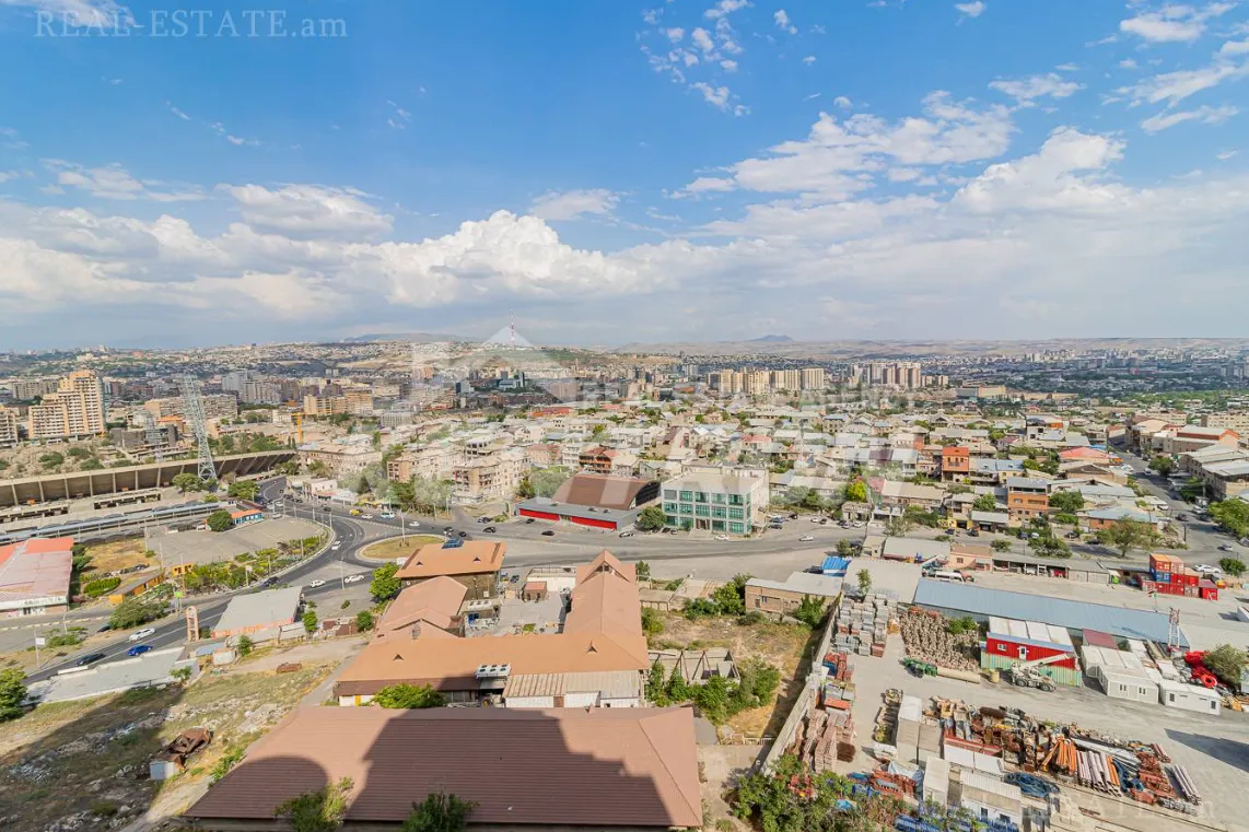 3 bedroom apartment for sale خیابان تِسی تِسِرناکابِرد, مرکز شهر ایروان, 159543