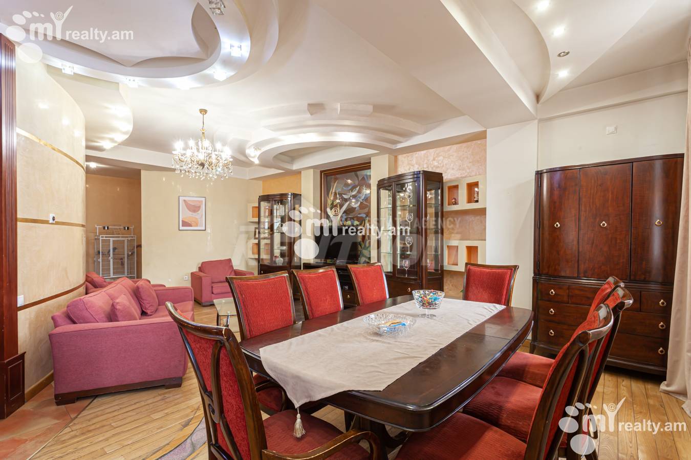 3 bedroom apartment for sale خیابان چارِنتس, مرکز شهر ایروان, 152235