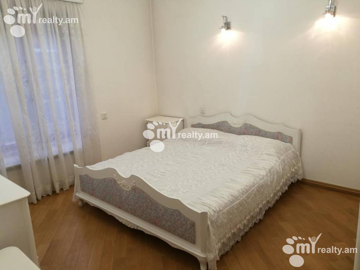 4 bedroom apartment for rent Ghazar Parpetsi St, Center Yerevan, 124054