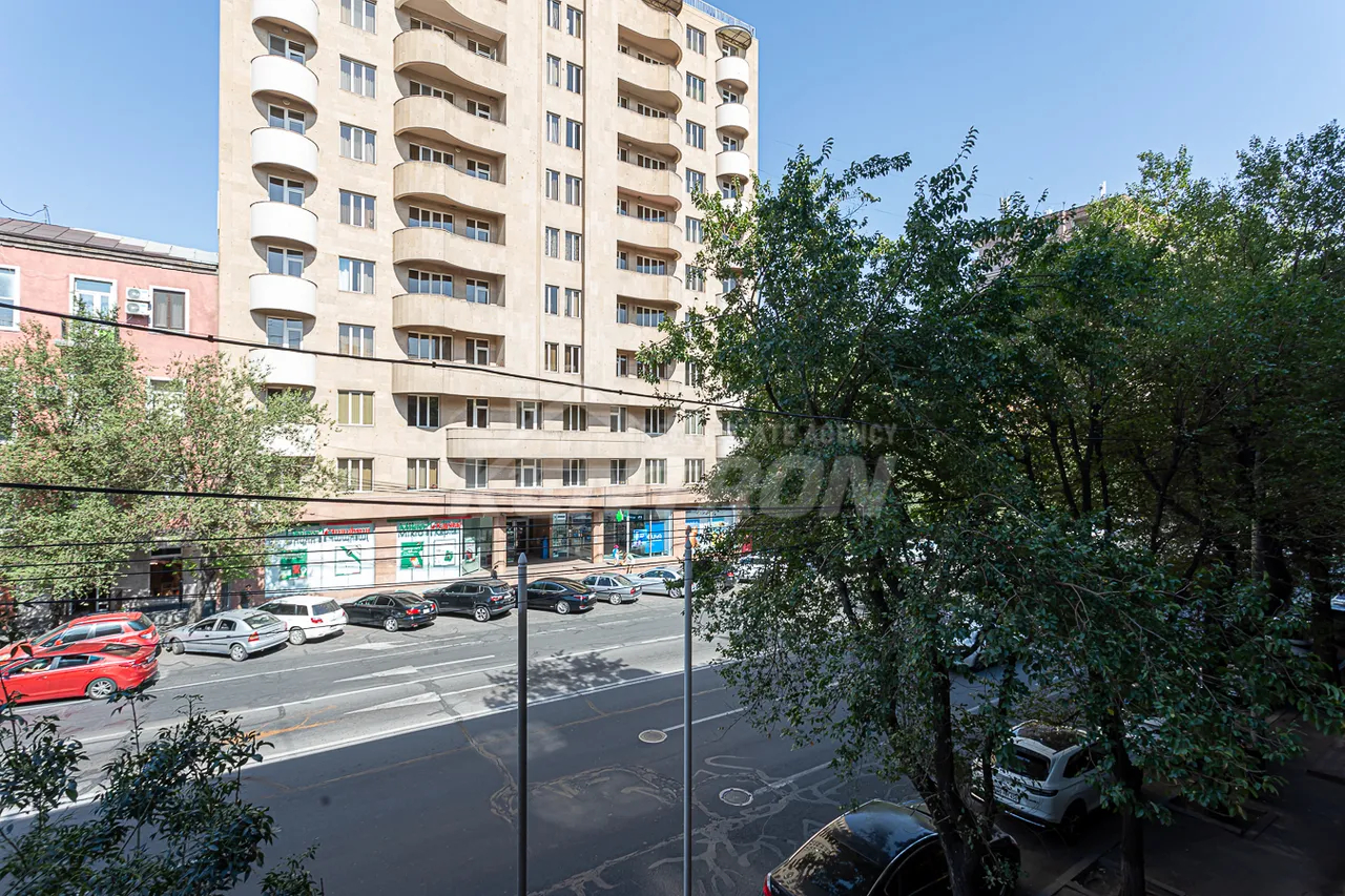 3 bedroom apartment for sale Paronyan St, Center Yerevan, 157419