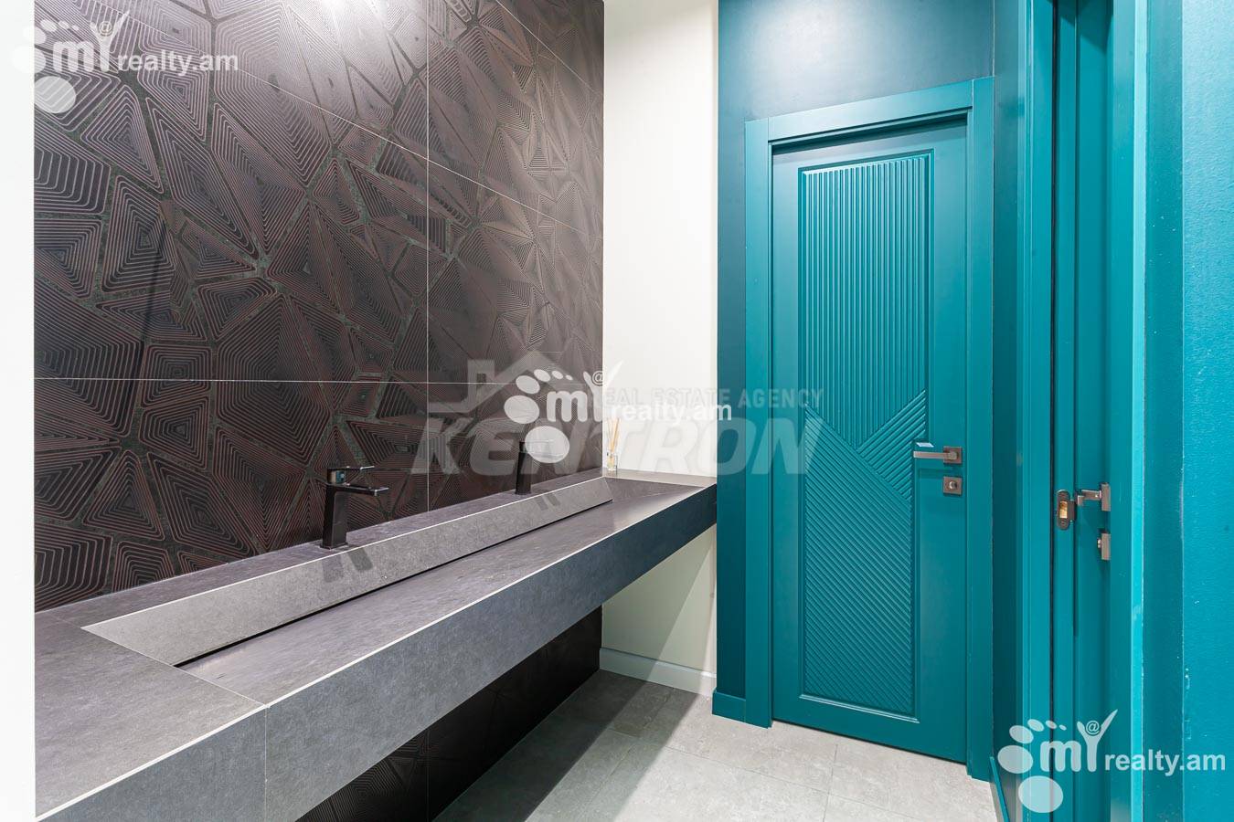 Commercial for rent خیابان ماشتوتس, مرکز شهر ایروان, 155187