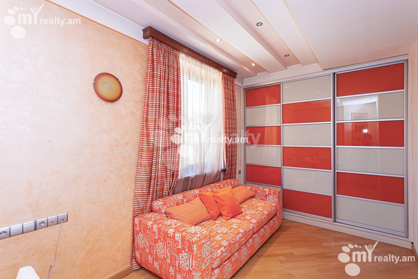 4 bedroom apartment for sale Sarmen St, Center Yerevan, 133557