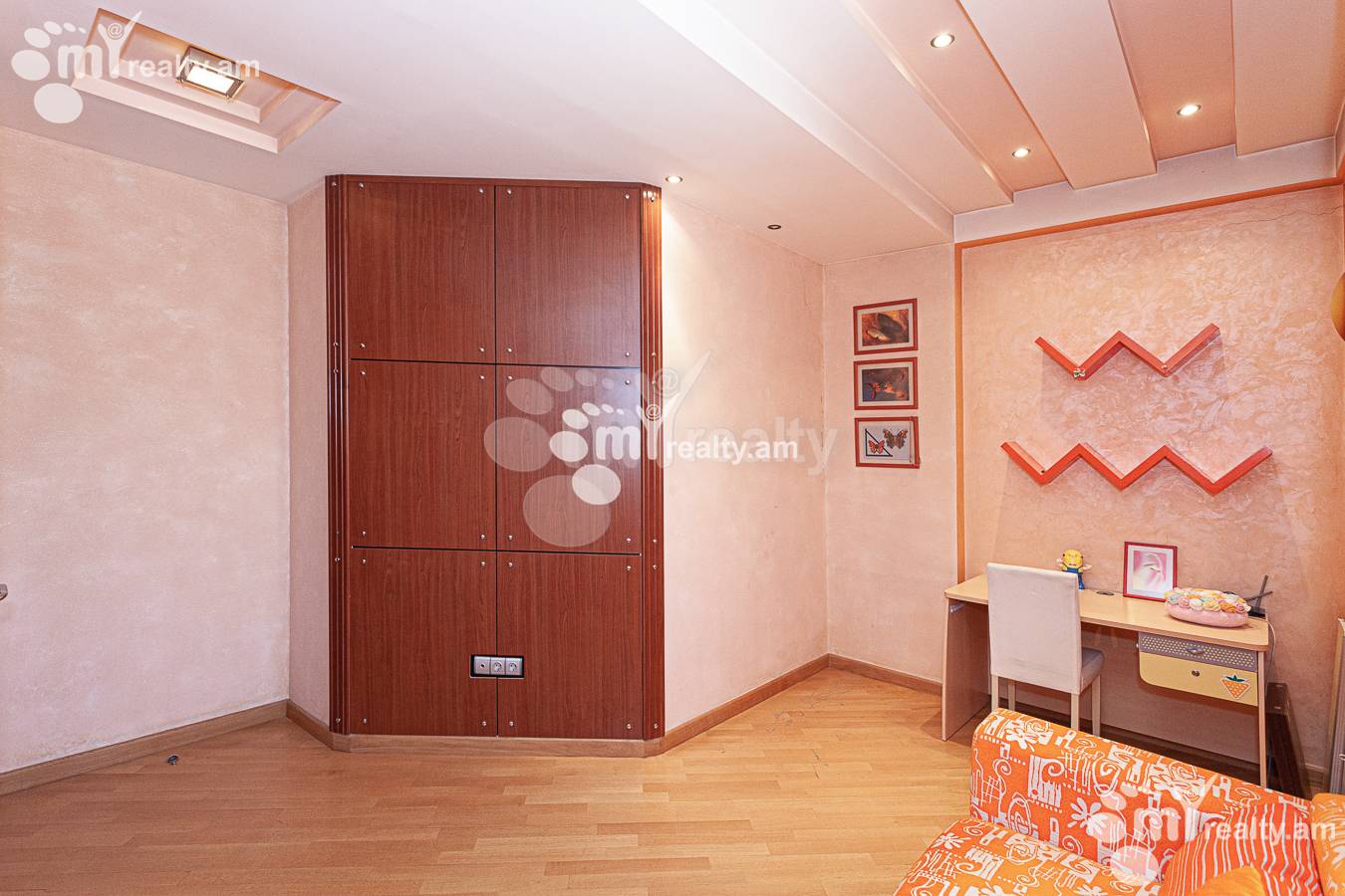 4 bedroom apartment for sale Sarmen St, Center Yerevan, 133557