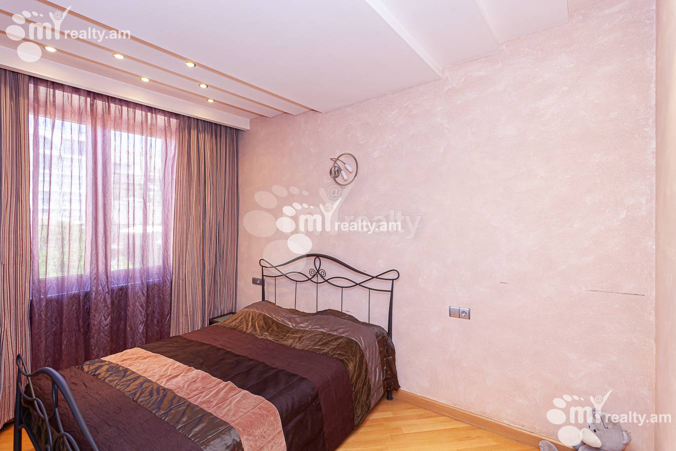 4 bedroom apartment for sale Sarmen St, Center Yerevan, 133557