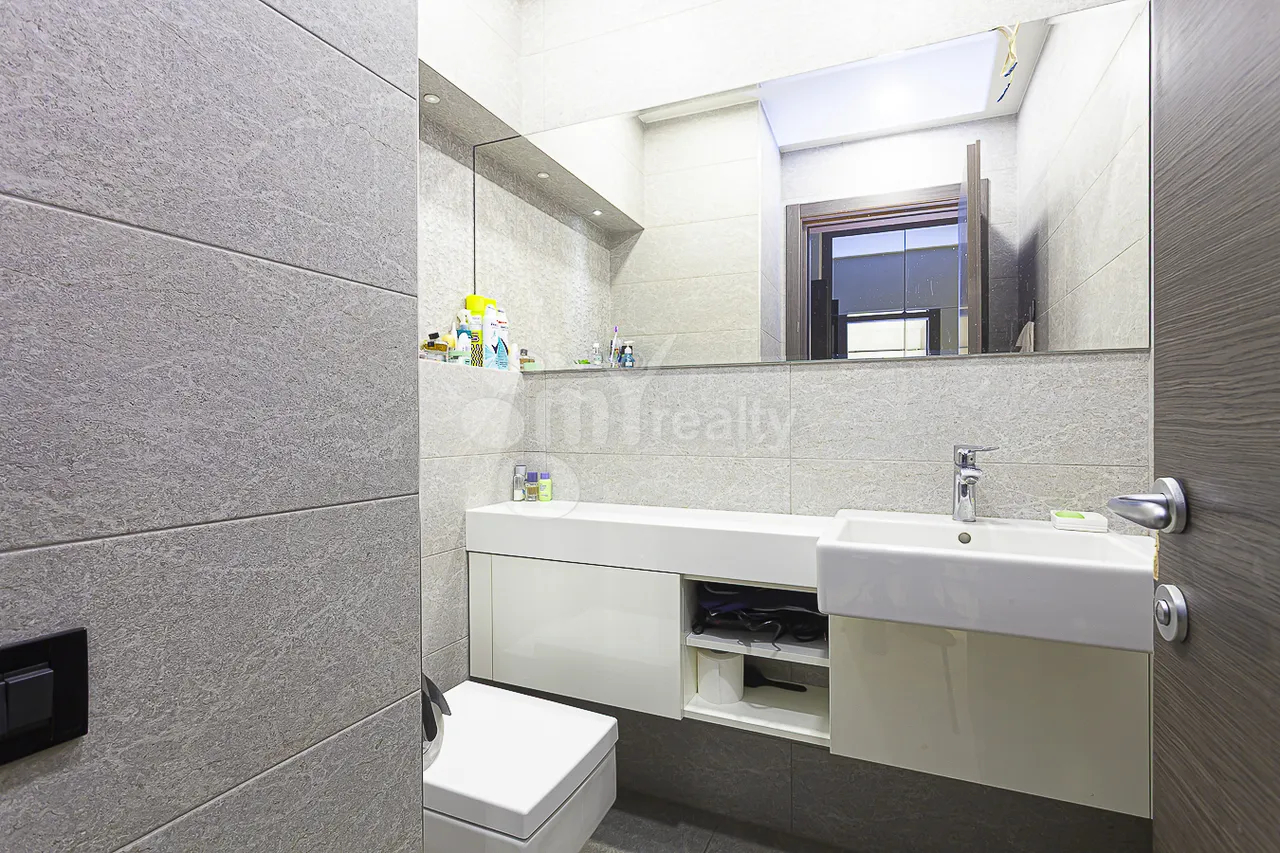 3 bedroom apartment for sale Aram St, Center Yerevan, 161991