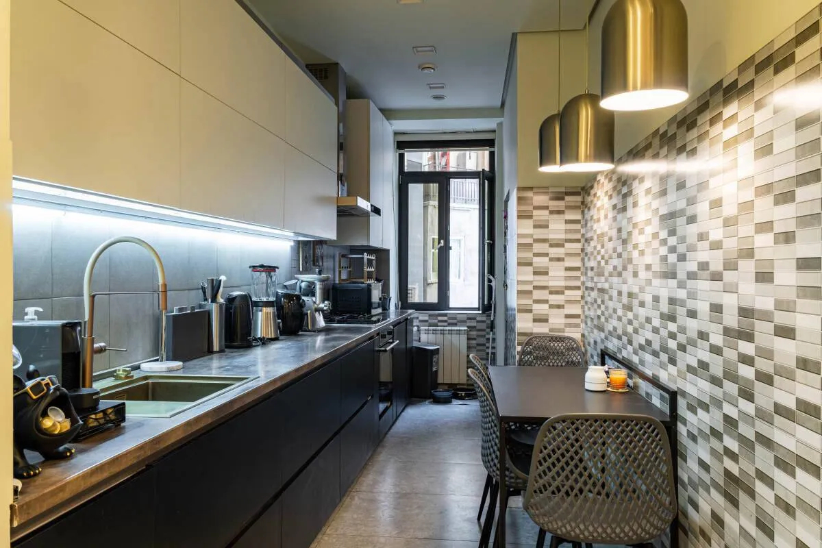 4 սենյականոց բնակարան  Բաղրամյան պող(Կենտրոն), Կենտրոն Երևան, 158462