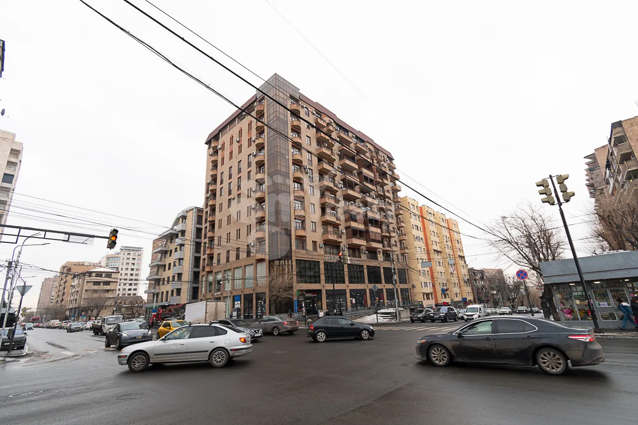 3 սենյականոց բնակարան  Հր.Քոչար փող, Արաբկիր Երևան, 160025